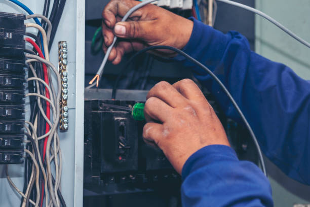 Best Emergency Electrical Repair  in Urbandale, IA